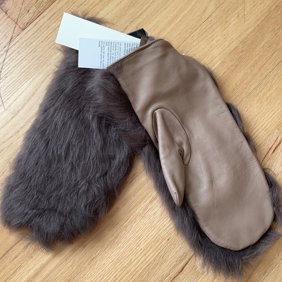 NWT Real fur mittens Italy shearling & leather, fleece lining, premium - Picture 1 of 8
